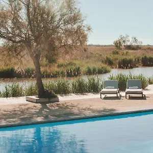 https://auberge-cavaliere-du-pont-des-bannes.fr-provencehotel.com
